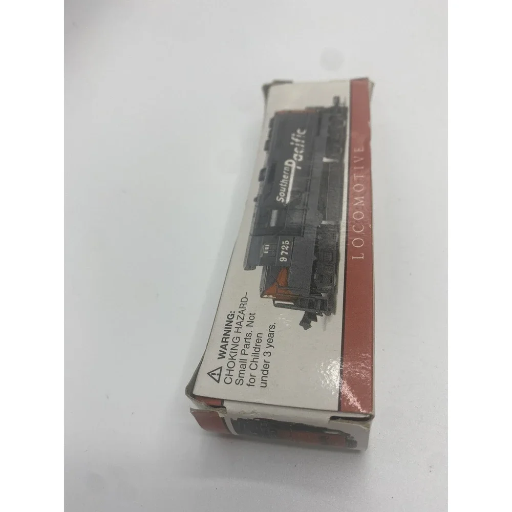 Southern‎ Pacific Diesel Locomotive 9725 not Powered N Scale
